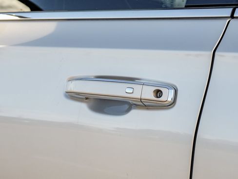 Used 2021 GMC Yukon XL Denali image 47