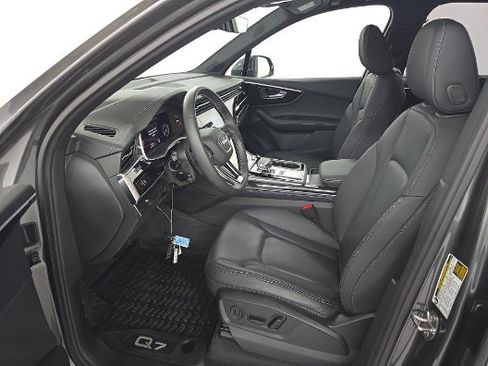 Used 2025 Audi Q7 3.0T Premium Plus w/ Premium Plus Package AWD/4WD image 3