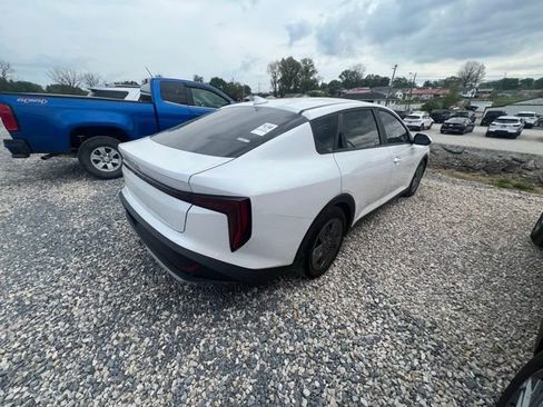 Used 2025 Kia K4 LX image 5