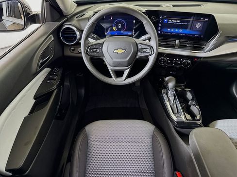 Certified 2026 Chevrolet Trax LT FWD image 18