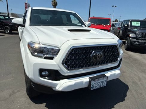 Used 2019 Toyota Tacoma TRD Sport RWD image 7