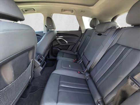 Certified 2025 Audi Q5 Premium w/ Convenience Package image 18