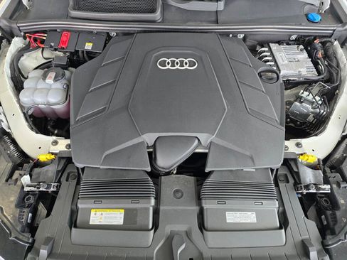 Used 2025 Audi Q7 3.0T Premium Plus AWD/4WD image 9