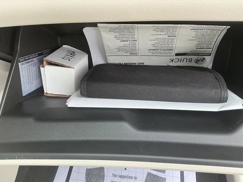 Used 2022 Buick Envision Preferred image 32