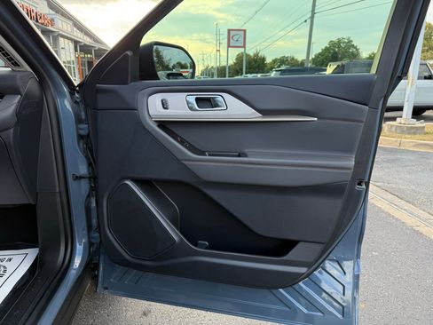 Used 2025 Ford Explorer Active w/ Active Comfort Package image 14