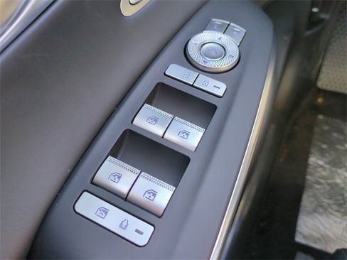 Certified 2025 Genesis GV70 2.5T w/ Sport Prestige Package image 23