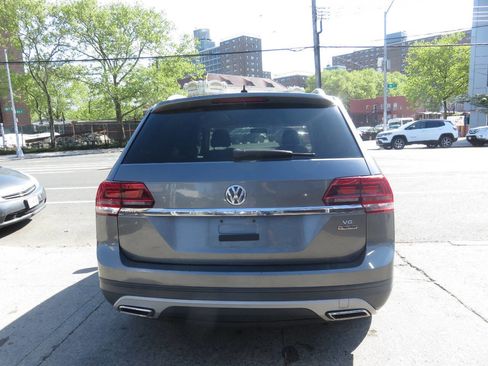 Used 2018 Volkswagen Atlas Launch Edition AWD/4WD image 9