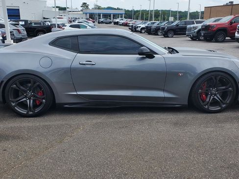 Used 2021 Chevrolet Camaro SS RWD image 16