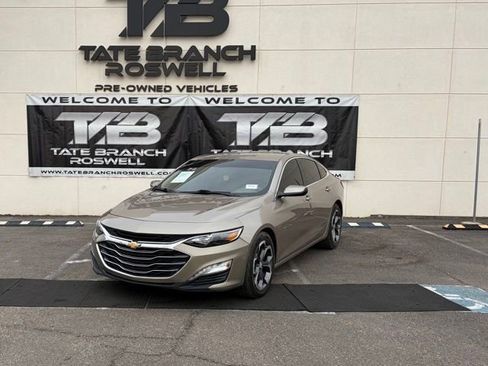Used 2022 Chevrolet Malibu LT image 2