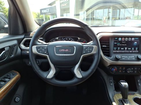 Used 2017 GMC Acadia Denali w/ Technology Package AWD/4WD image 15