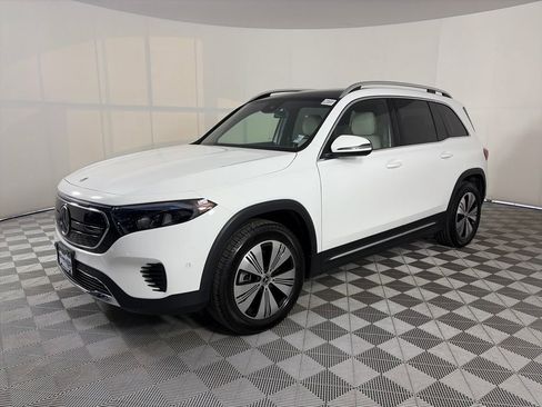 Used 2023 Mercedes-Benz EQB 300 4MATIC image 3