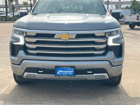 Used 2026 Chevrolet Silverado 1500 High Country w/ High Country Premium Package RWD image 3