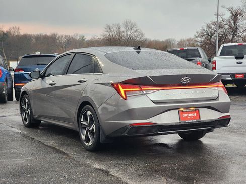 Used 2023 Hyundai Elantra Limited image 5