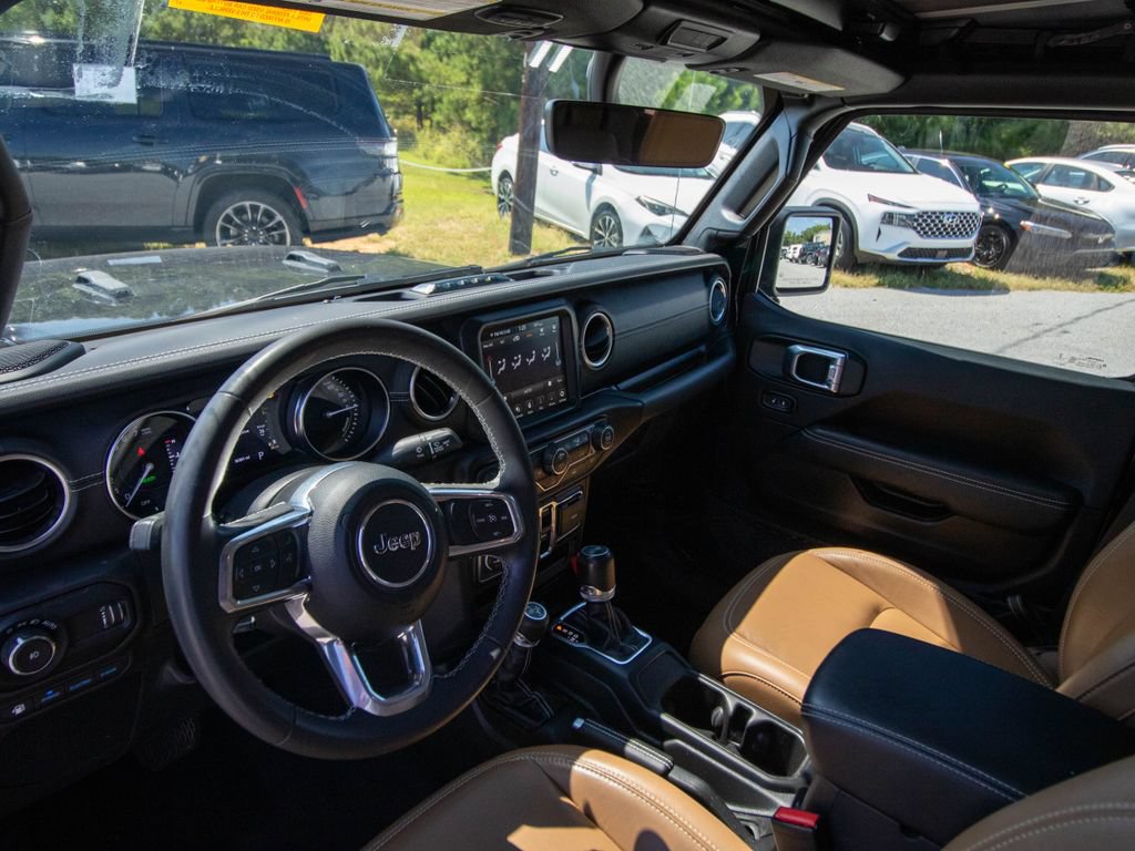 Used 2023 Jeep Wrangler Unlimited Sahara AWD/4WD image 6