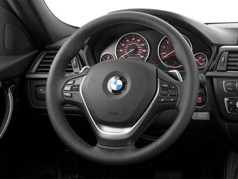 Used 2013 BMW 328i xDrive Sedan w/ Premium Pkg AWD/4WD image 5