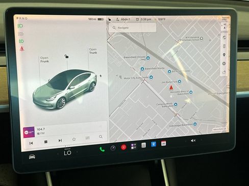 Used 2018 Tesla Model 3 Long Range RWD image 17