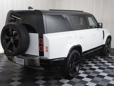 Certified 2025 Land Rover Defender 130 X-Dynamic SE AWD/4WD image 19