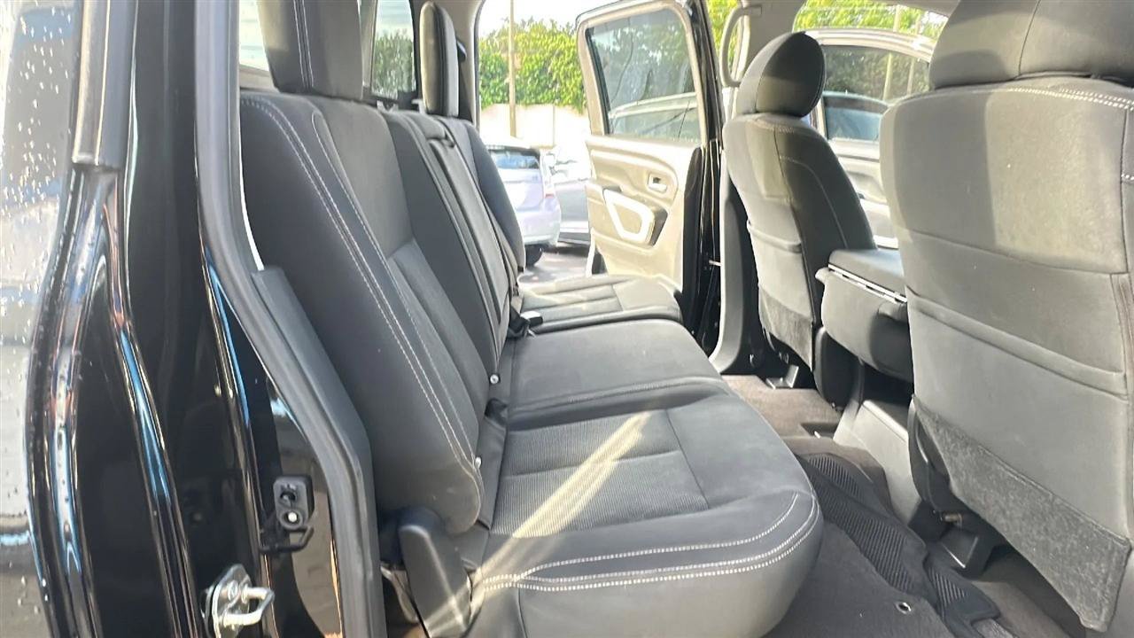 Used 2017 Nissan Titan SV RWD image 29