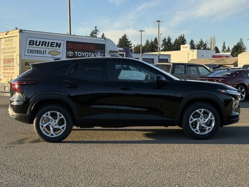 New 2026 Chevrolet Trax LS w/ LS Convenience Package image 6