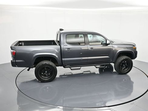 Used 2022 Toyota Tacoma Limited AWD/4WD image 33