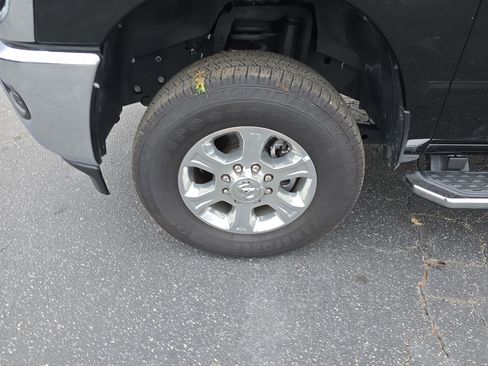 Used 2024 RAM 2500 Big Horn w/ Bed Utility Group image 11