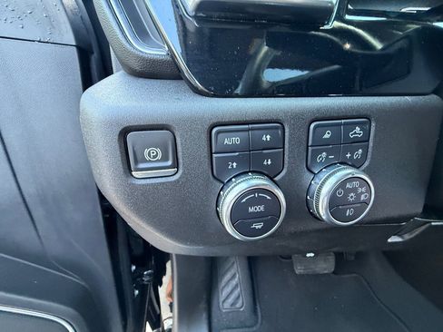 Used 2024 GMC Sierra 3500 SLT w/ SLT Premium Package image 29