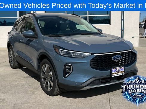 Used 2023 Ford Escape Platinum AWD/4WD image 3