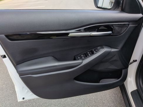Used 2023 Kia Seltos S w/ Navigation Package FWD image 13