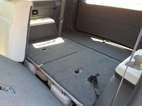 Used 2025 Hyundai Santa Fe SEL FWD image 13