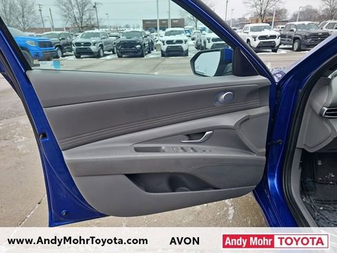 Used 2021 Hyundai Elantra SEL w/ Convenience Package image 11