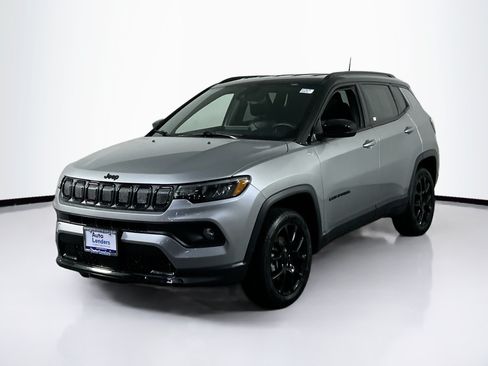 Used 2022 Jeep Compass Latitude w/ Convenience Group AWD/4WD image 1