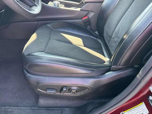 Used 2024 Jeep Grand Cherokee Altitude RWD image 16