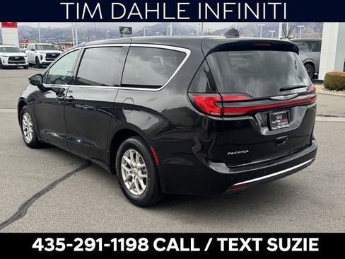 Used 2023 Chrysler Pacifica Touring-L image 6