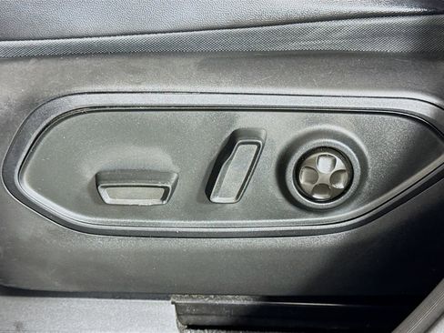 Used 2023 Jeep Grand Cherokee L Limited image 16