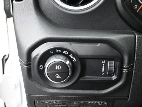 Used 2025 Jeep Gladiator Sport AWD/4WD image 22