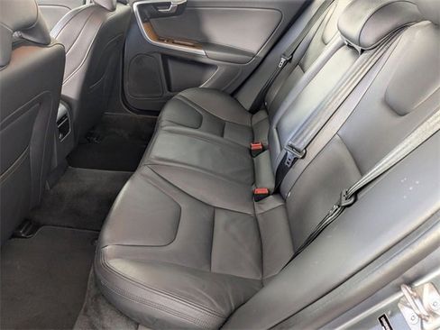 Used 2016 Volvo S60 T5 Inscription Platinum image 25