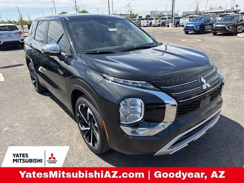 New 2025 Mitsubishi Outlander SE image 2