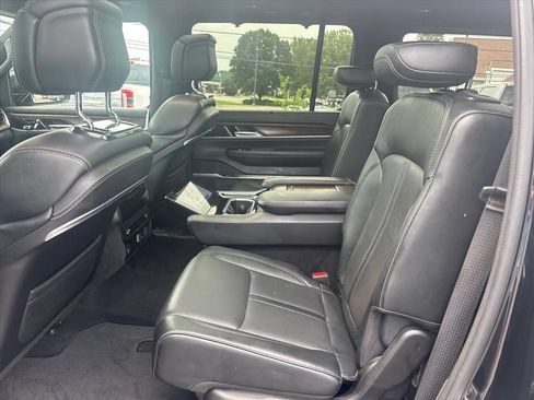 Used 2023 Jeep Grand Wagoneer 4WD image 16
