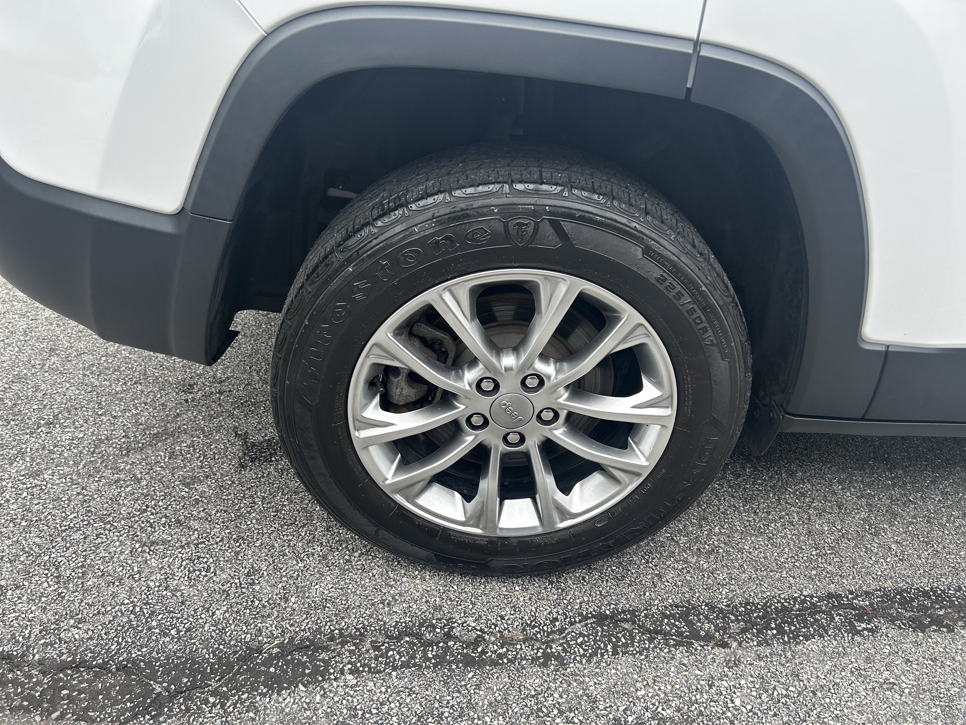 Certified 2022 Jeep Cherokee Latitude Lux FWD image 6