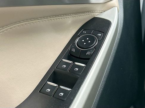 Used 2022 Ford Explorer Limited w/ Equipment Group 301A image 18