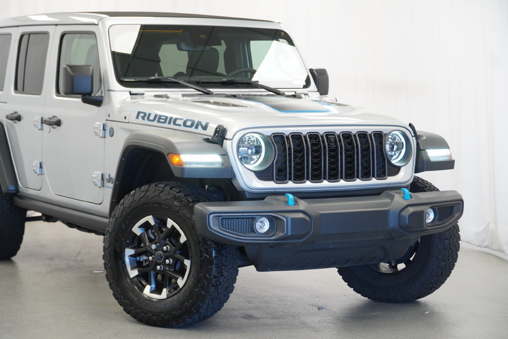 Used 2024 Jeep Wrangler Unlimited Rubicon 4xe w/ Technology Group AWD/4WD image 6