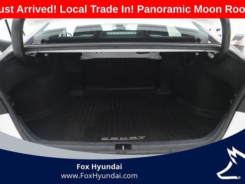 Used 2022 Toyota Camry XLE w/ Navigation Package image 9