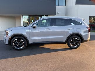 New 2026 Kia Sorento S video 2