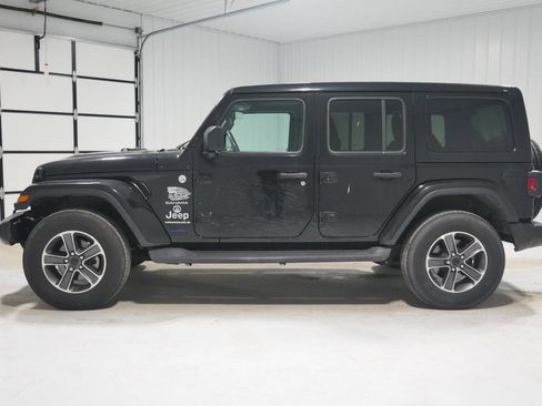 Used 2023 Jeep Wrangler Sahara w/ Cold Weather Group image 11