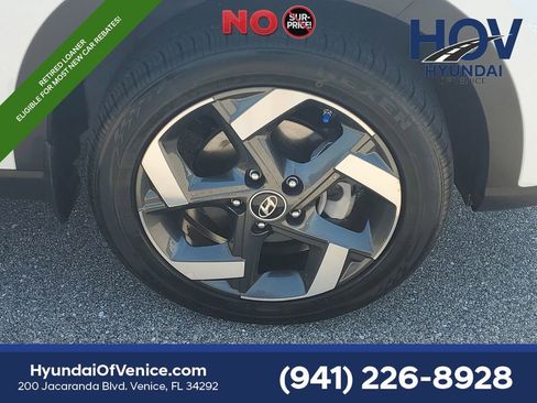 Certified 2026 Hyundai Venue SEL FWD image 8