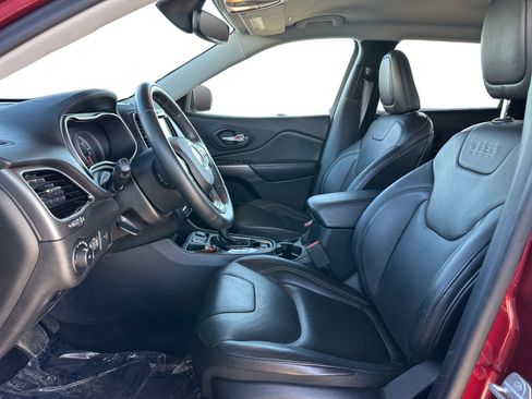 Used 2019 Jeep Cherokee Limited FWD image 9