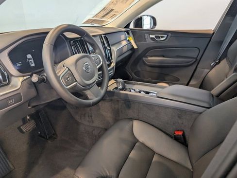 Used 2025 Volvo XC60 B5 Core w/ Protection Package Premier image 12