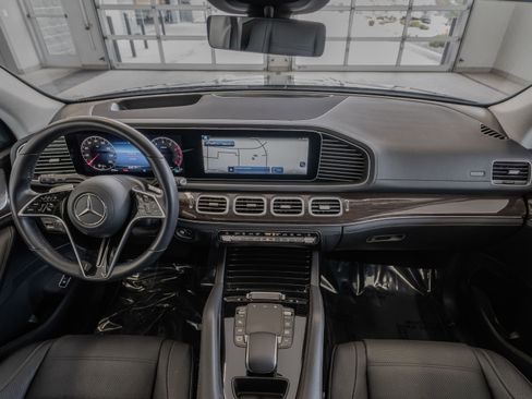 Certified 2025 Mercedes-Benz GLE 450 4MATIC image 8