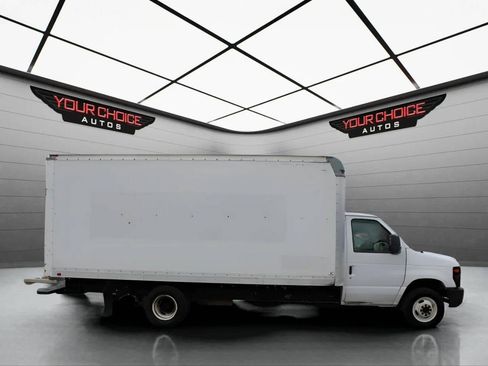 Used 2014 Ford E-350 and Econoline 350 Super Duty image 4