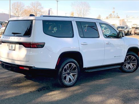 Certified 2024 Jeep Wagoneer 4WD w/ Premium Group I image 12